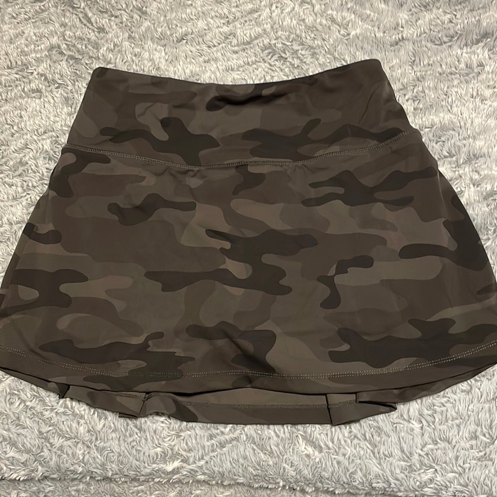 Tennis skirt - lightly worn